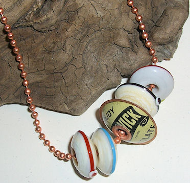 BottleCapsNecklace3