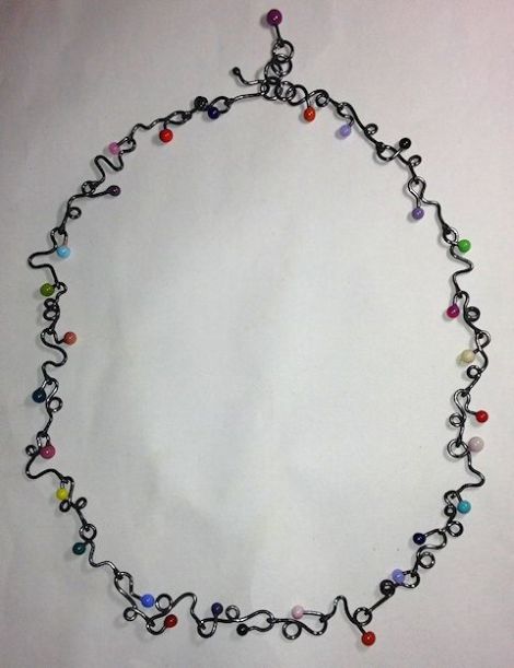 CurvyWireNecklace-RandomColors